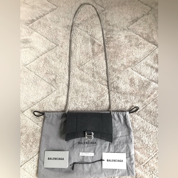 ❌❌❌SOLD❌❌❌BALENCIAGA Extra Small Hourglass Sparkle Wallet on a Chain - Picture 8 of 15